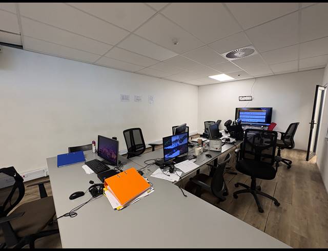 166M² OFFICE TO LET IN FORESHORE